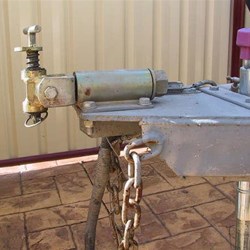 Tow hitch and base plate extension