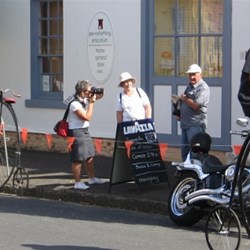 Roslyn, Robin & Peppi at Evandale