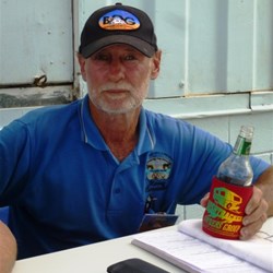 Harry (Traxxas) relaxing after the first arrivals