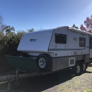 2003 Bushtracker 18’