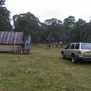 Davies Plain Hut Jan 06