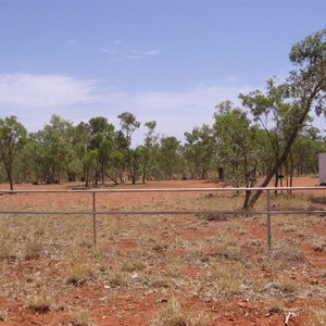 Junction with Plenty Highway, Left to Gem Tree, right to Jervios Station