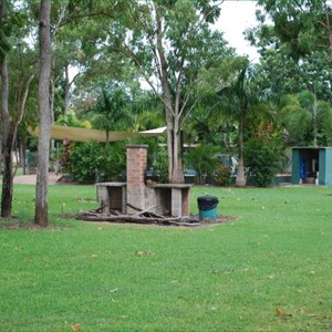 Corroboree Park Inn Caravan Park