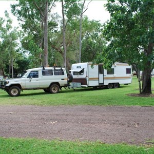 Corroboree Park Inn Caravan Park