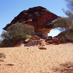 Rainbow Valley Conservation Reserve