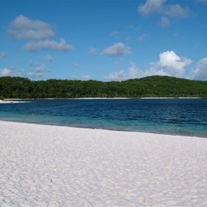 Lake Mckenzie (Boorangoora)