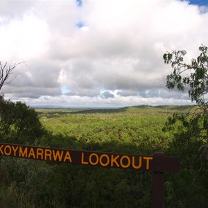 Ikoymarrwa Lookout with waterfall below