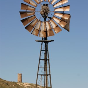 Old Point Cloates Lighthouse (Ruins)