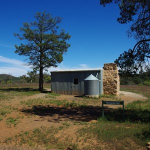 Yanyanna Hut & Car Park