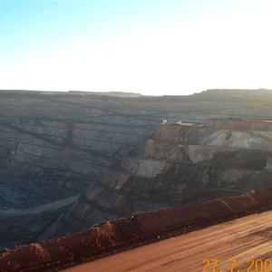 SuperPit Lookout