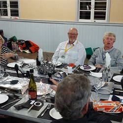 Table decoration contender