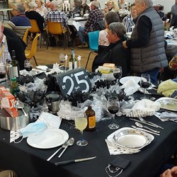 Table decoration contender