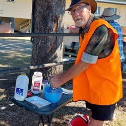 Peter demonstrates making damper