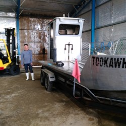 This is OYSTER (christened by Muzza) showing us the expensive oyster boat