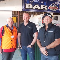 Bushtracker International joins us again - the handsome Mat (who we all know) - Andrew Liddell - learning the ropes for everything.  Drove 3 days.