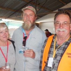 Robyn & Geoff of VIKING fame from Adelaide - newbies welcomed by Committeeman GEOFF