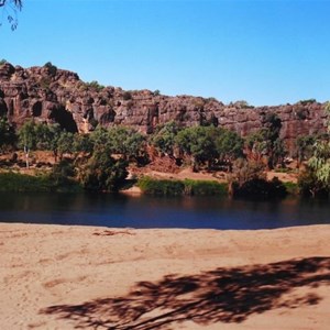 deep sand made walking difficult in Geike Gorge