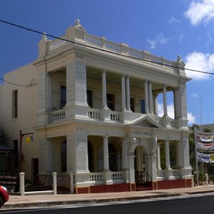 City Hall, Charters Towers