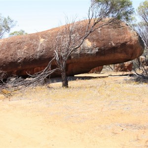 Unusual balancing rock at Datjoin site
