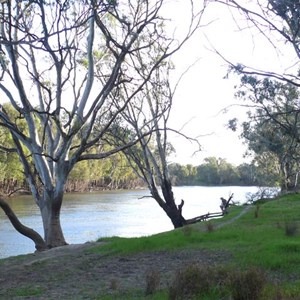 Beside the Murrumbidgee River - First night on the road