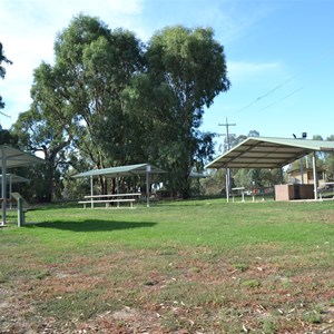 Free sheltered electric BBQs, ample picnic tables.