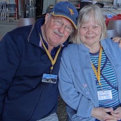 Rob & Glenda waiting for the camp oven cooking demonstration.