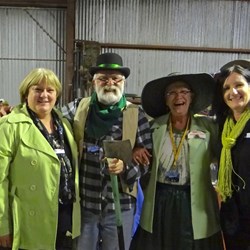 Sue & Mick being presented with their prize.
