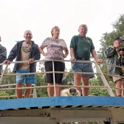 D 4 - Cruising on the lake sights