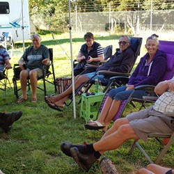 Mini muster happy hour