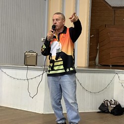 Auctioneer extraordinaire!