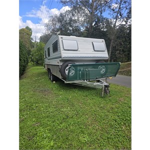 2004 19ft Bushtracker