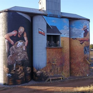 Weethalle silo art