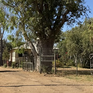 Crossing Inn Caravan Park