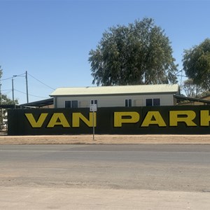 Winton Roadhouse Cabins and Caravan Park