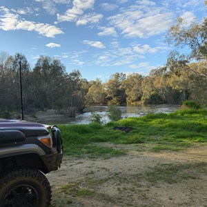 Ovens Rv - River Rd Reserve