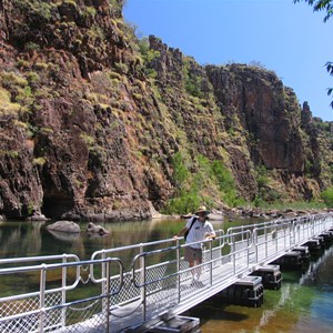 Floating boardwalk