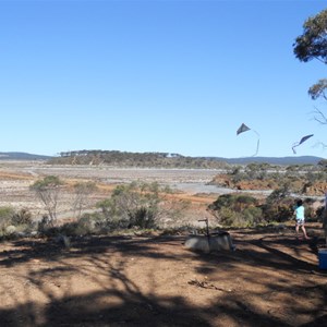 Kite flying at Lake Cowan lookout