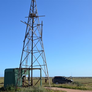 Robert's Well (ruins)