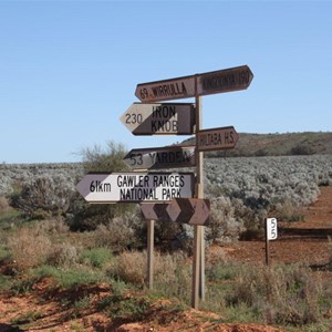 Intersection to Yardea and Gawler Ranges SA