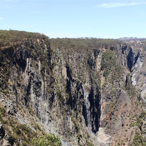 The dry face of the Wollomombi and Chandler (to the right) Falls