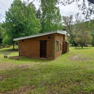 Major Clews Hut