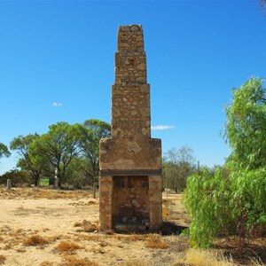 Lake Bonney Hotel Ruins