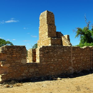 Lake Bonney Hotel Ruins