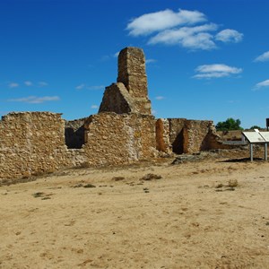 Lake Bonney Hotel Ruins