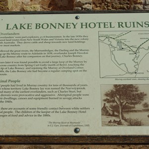Lake Bonney Hotel Ruins