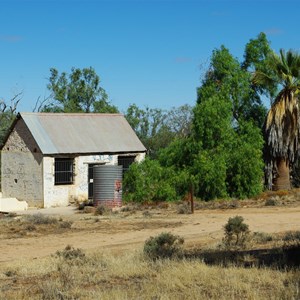 Lake Bonney Hotel Ruins