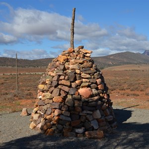 Early Settlers and Surveyors Memorial