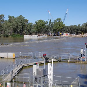 Weir & Lock 2 - Taylorville in Flood April 2011