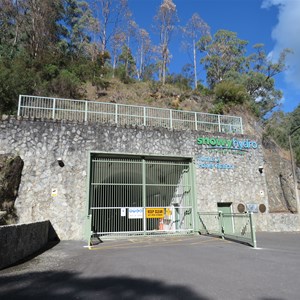 Access tunnel entrance