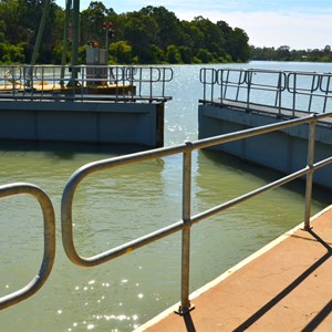 Lock 5 and Weir Renmark